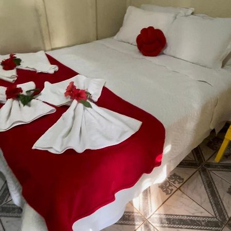 フェルナンド・デ・ノローニャResidencia Da Claudiaアパートメント エクステリア 写真